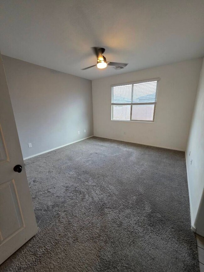 Building Photo - Great family home in Red Rock