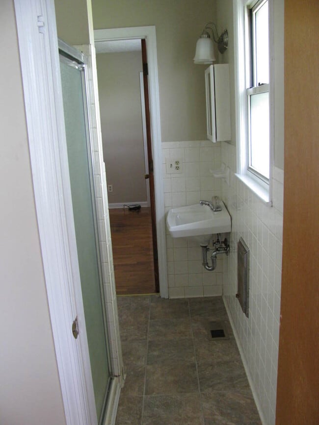 Building Photo - 531 Eddie Ln