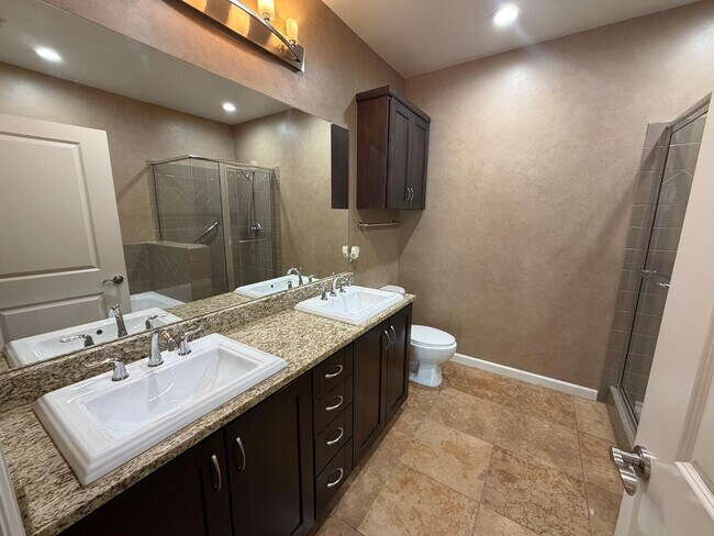 Building Photo - 7291 N Scottsdale Rd