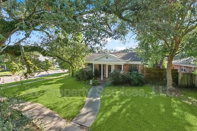 Building Photo - 5427 Charlotte Dr