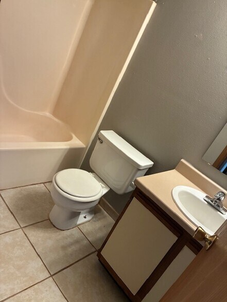 Building Photo - 214 Timber Ridge Dr