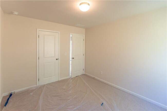 Building Photo - 530 River Run Dr