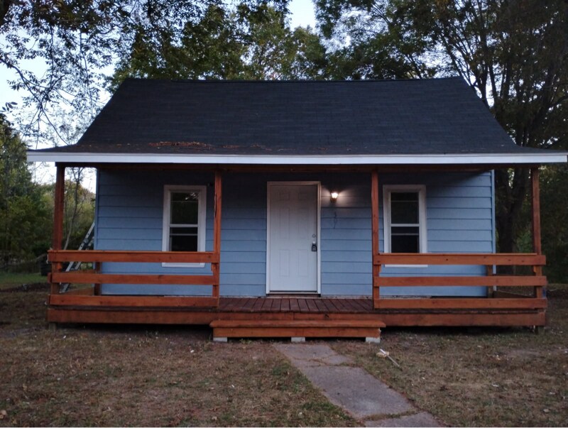Building Photo - 301 E Olive St