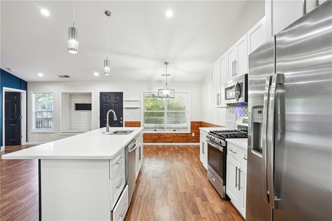 Building Photo - 2061 Tiger Flowers Dr NW