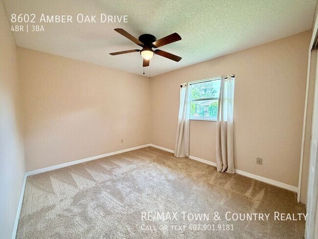 Building Photo - 8602 Amber Oak Dr