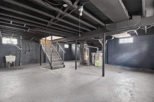 Building Photo - 8449 Penrod St