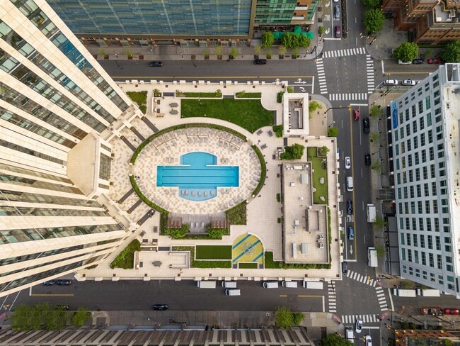 Building Photo - 99 Hudson St