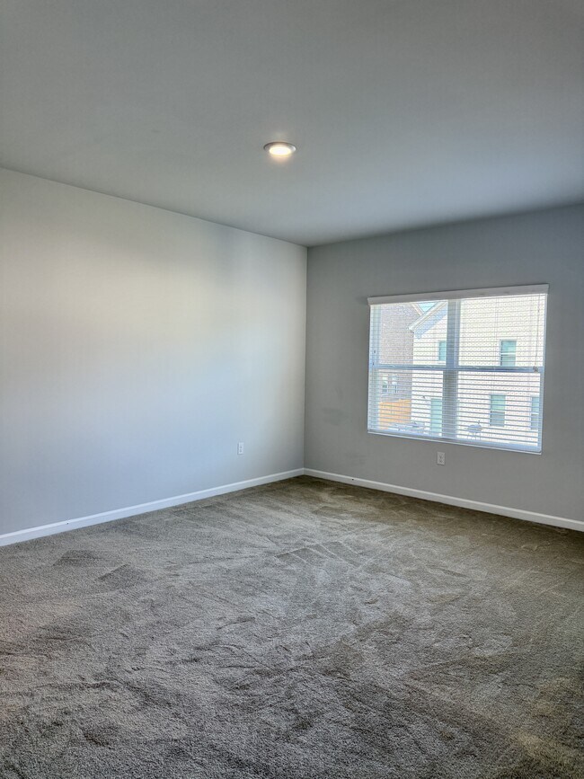 Building Photo - 2090 Ecoland Dr