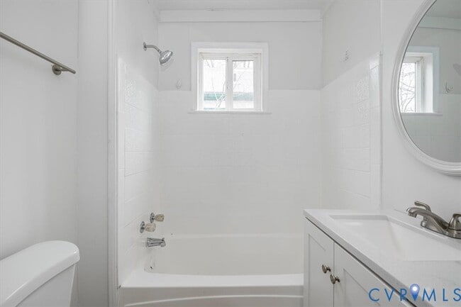 Building Photo - 2726 Alexander Ave