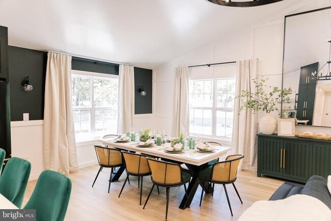 Building Photo - 268 Dogwood Dr