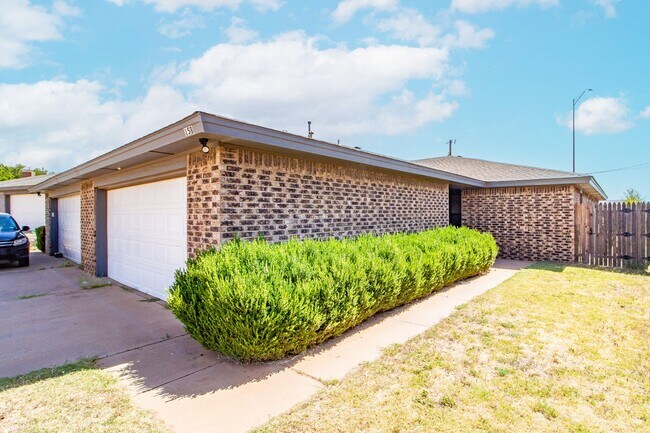 Building Photo - 15 Wagnon Dr