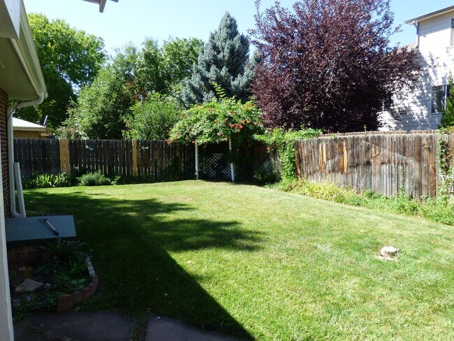 Building Photo - 918/920 Kelly Place