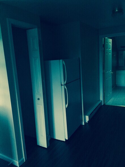 Kitchen - 103 E Overbrook Rd