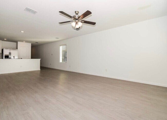 Building Photo - 1407 Merlin Blf St