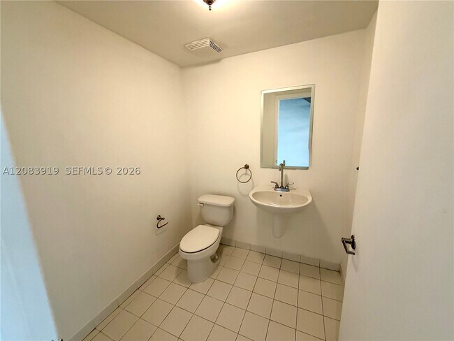 Building Photo - 690 SW 1st Ct
