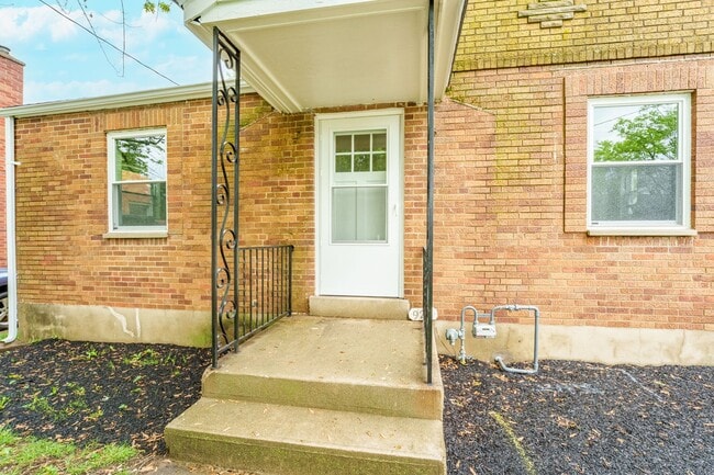 Building Photo - Charming 2-Bedroom Home in Dayton's Belmont Neighborhood