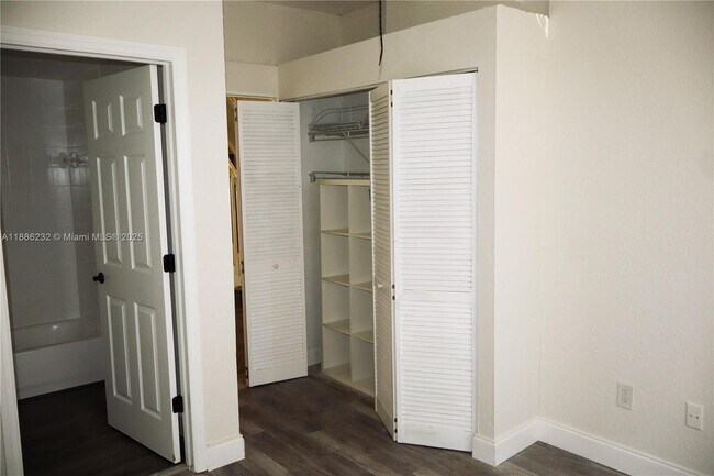 Building Photo - 711 SW 148th Ave