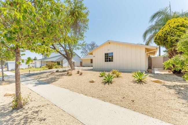 Building Photo - Charming 4-bedroom Single Story Newbury Park Home