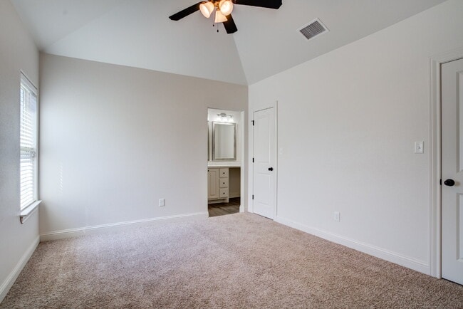 Building Photo - 1/2 off First Months! Rent Newer Cooper Me...