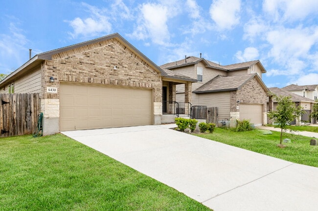 Building Photo - 6430 Greensleeves