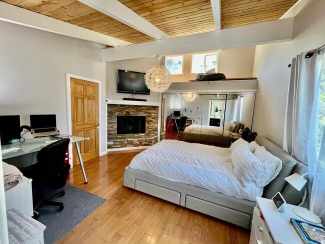 Building Photo - 714 Rockaway Beach Ave