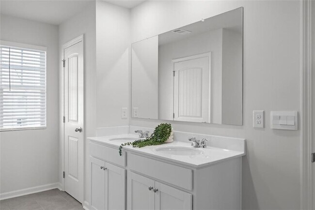 Building Photo - 2203 Blue Monarch Dr