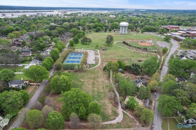 Building Photo - 603 Prospect Dr SE