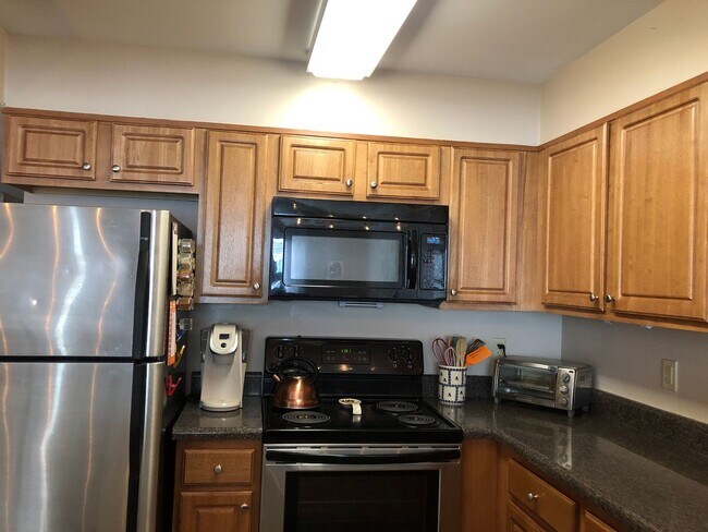 Building Photo - FALL 2026: $3,300/month for ENTIRE UNIT! Great location w/ TWO assigned parking spaces! Move in A...