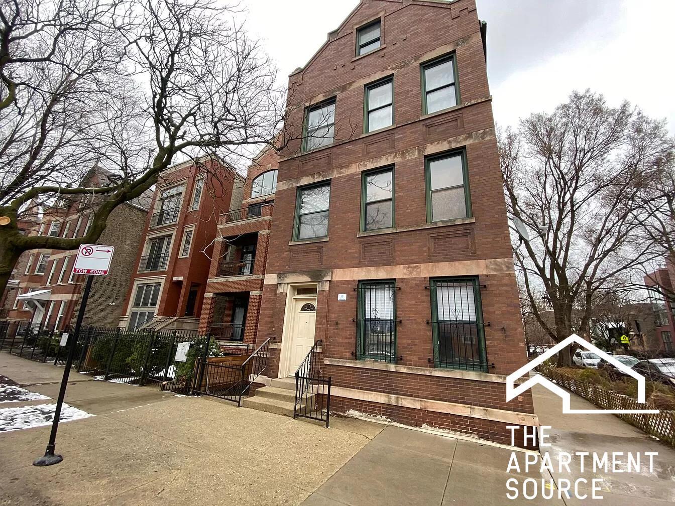 Building Photo - 2301 N Leavitt St