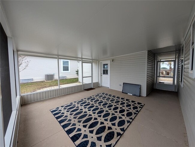 Building Photo - 9101 Fairway Loop