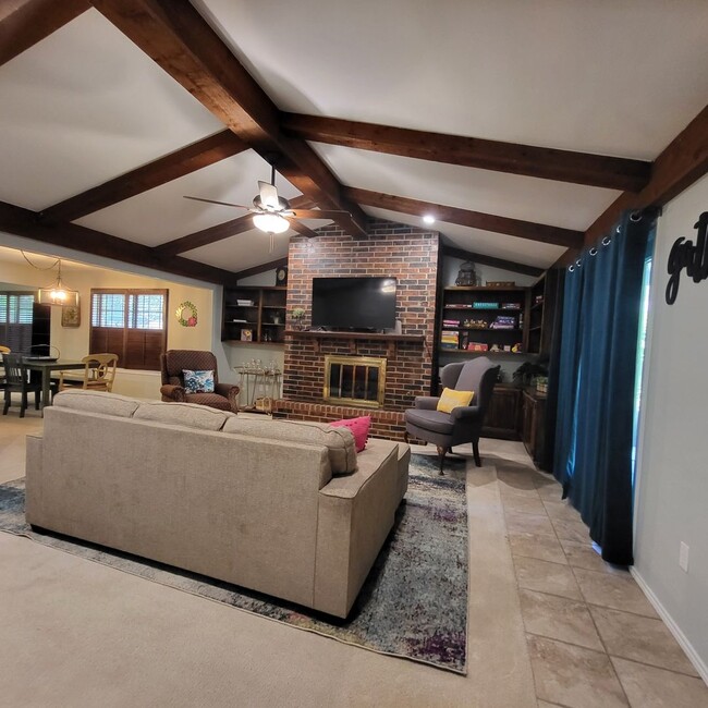 Building Photo - Furnished Rental for Lease