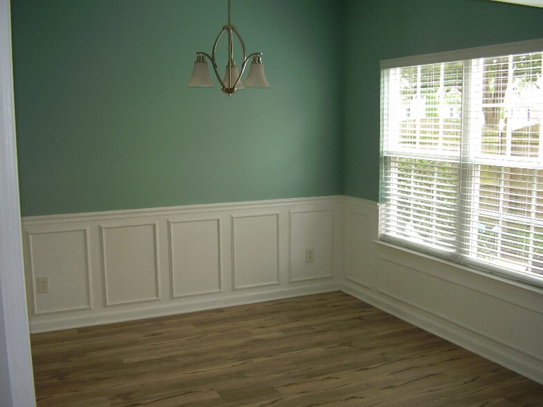 Building Photo - 2528 New Holland Cir