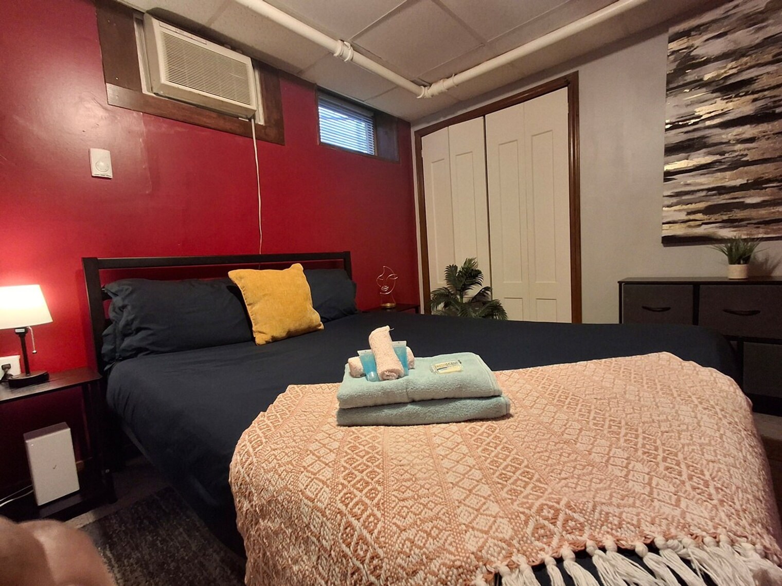 Building Photo - 37 Bancroft St