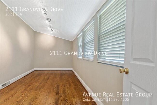 Building Photo - 2111 Grandview Dr