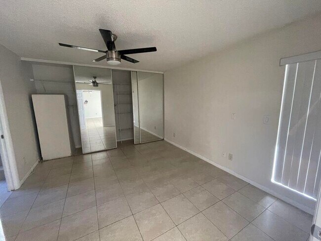 Building Photo - 639 Executive Center Dr