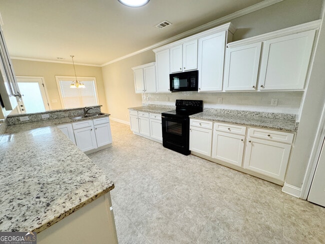 Building Photo - 732 Sanctuary Ln