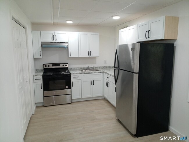 Building Photo - 103 Hillside Ave