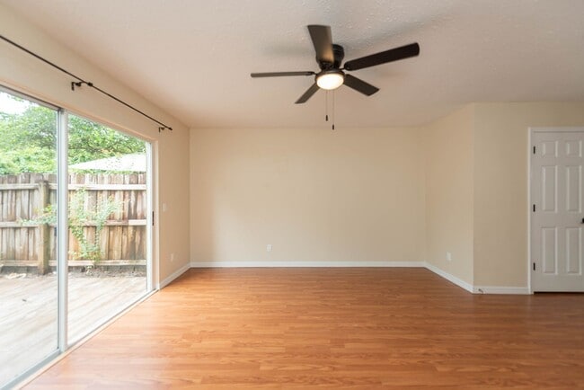 Building Photo - Townhome in Titusville