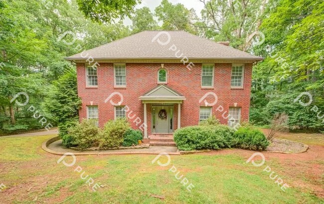 Building Photo - 2411 Oakwood Ave NE