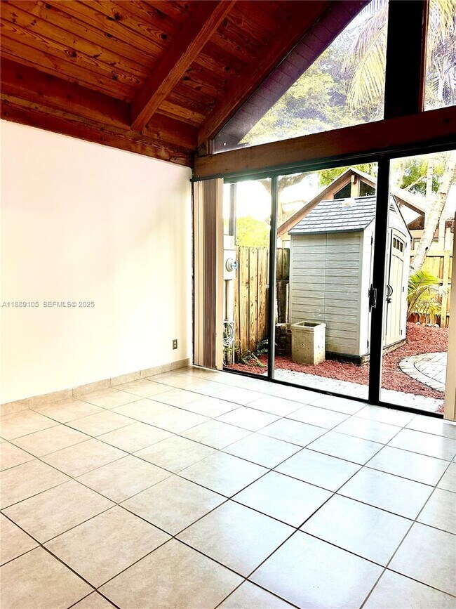 Building Photo - 497 N University Dr