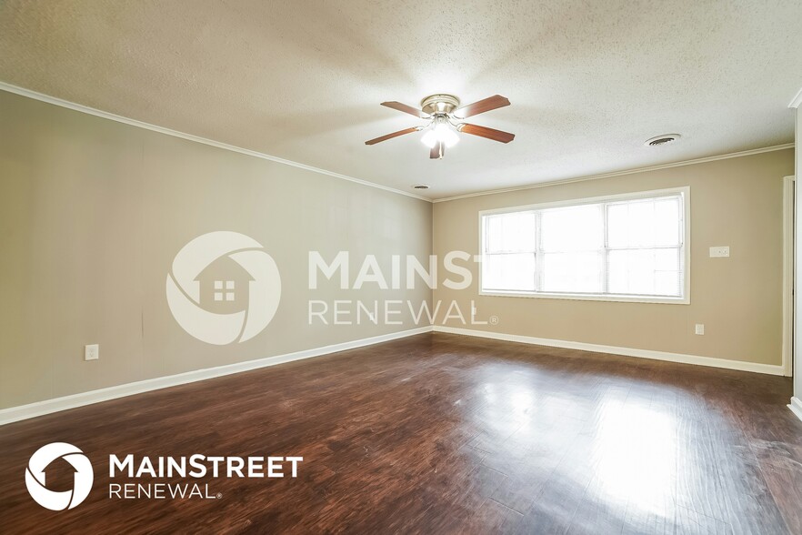 Building Photo - 8347 Bridgewood Dr