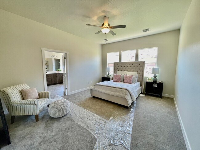 Building Photo - 5-Bedroom home in Desert Canyons