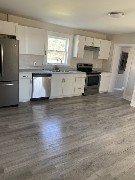 Building Photo - 105 N Franklin St