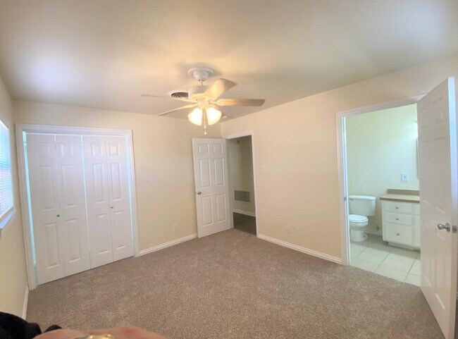 Building Photo - 4908 43rd St