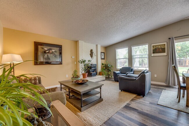 Building Photo - Beautiful 5 bed, 3 Bath House in Central Fort Collins!