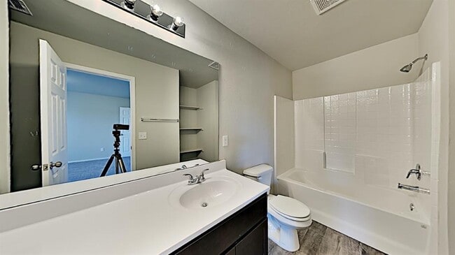 Building Photo - 309 Blue Dr