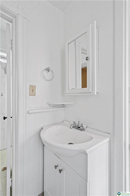 Building Photo - 426 Heckewelder Pl