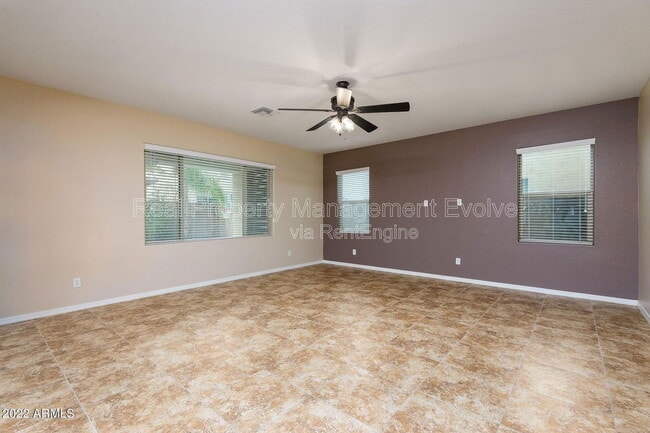 Building Photo - 1544 E Hummingbird Way