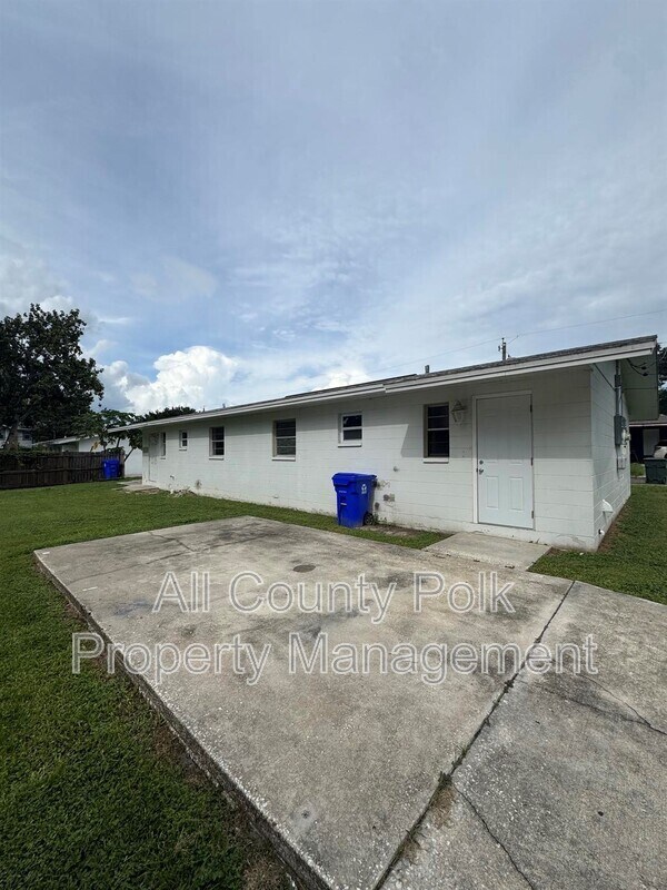 Building Photo - 413 S Cornelia Ave