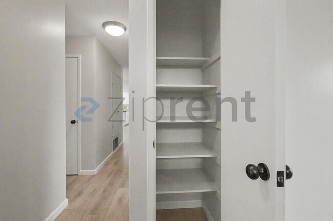 Building Photo - 2307 N Cirby Way